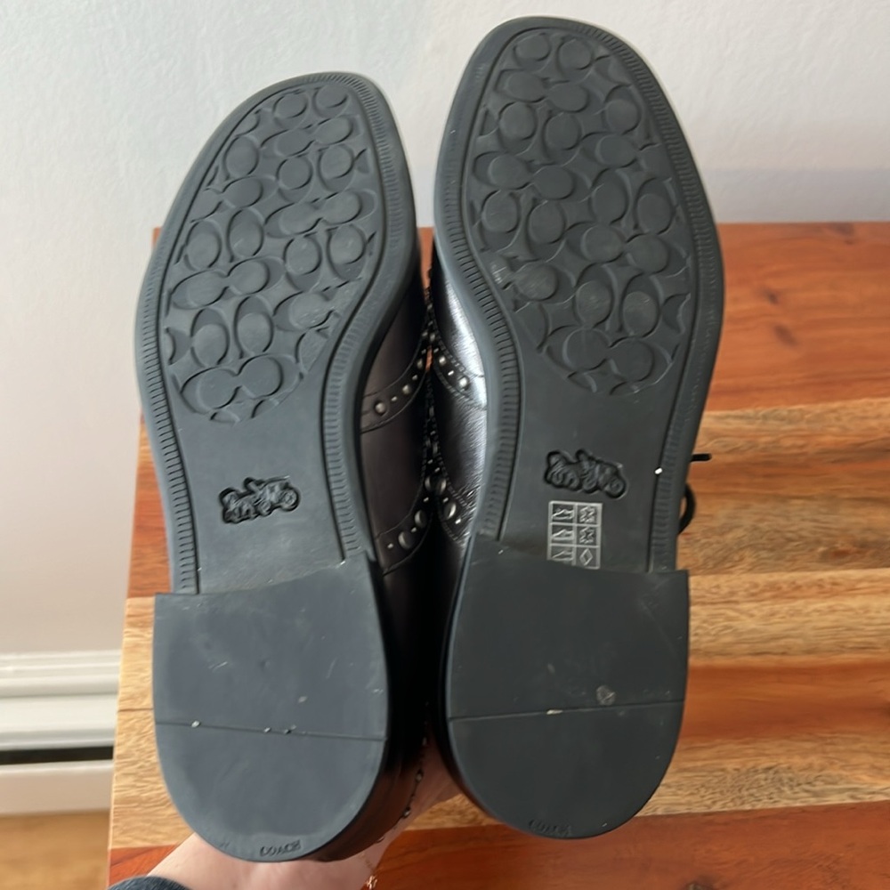 Coach Tegan Leather Oxford With Studs. Size 6.5. - Picture 6 of 13